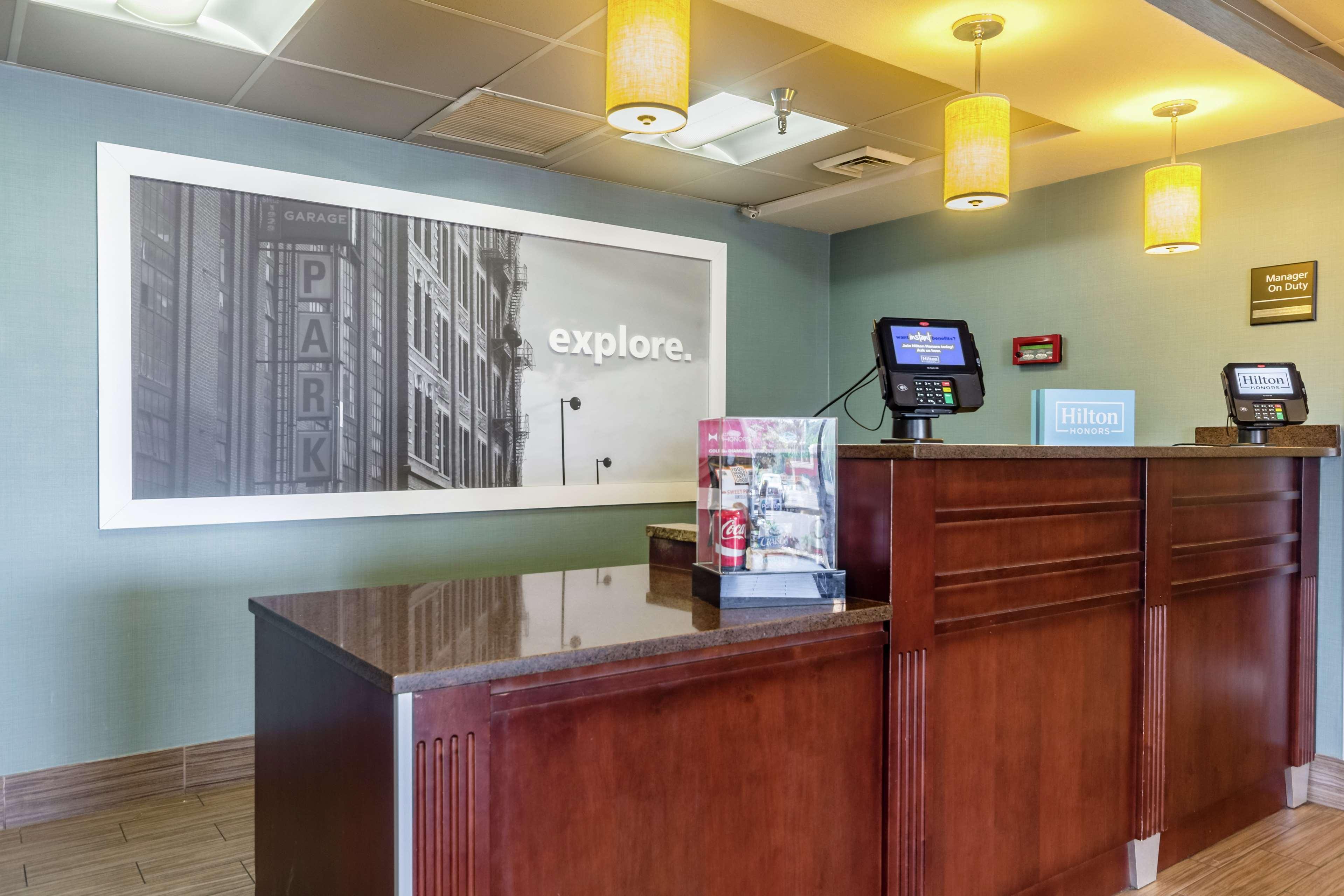 Hampton Inn Winchester-University/ Mall Eksteriør bilde