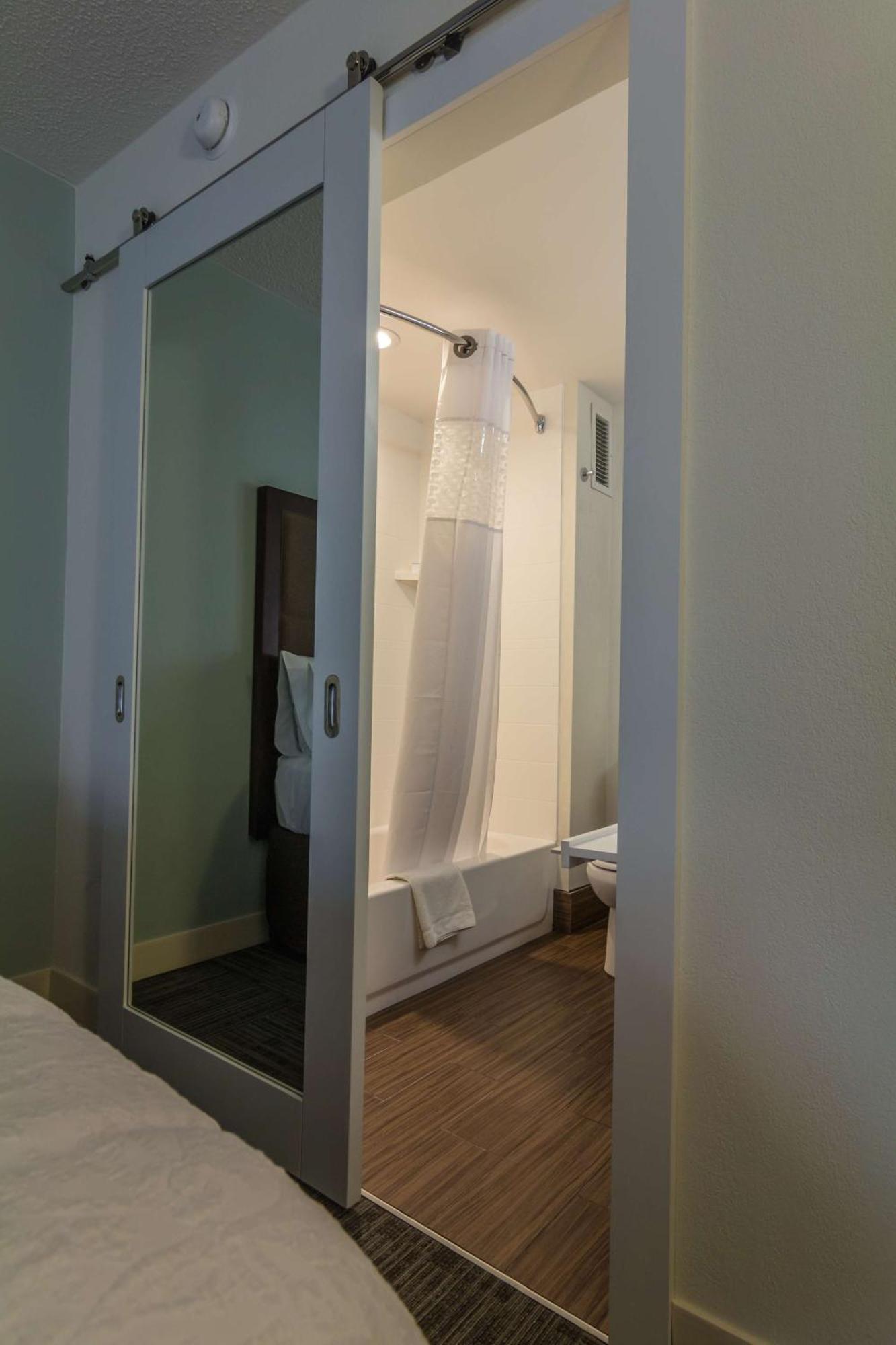 Hampton Inn Winchester-University/ Mall Eksteriør bilde