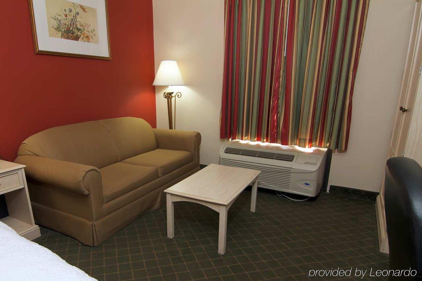 Hampton Inn Winchester-University/ Mall Eksteriør bilde